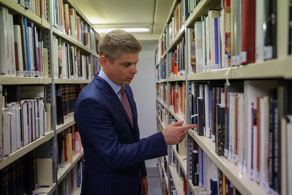 Arno Gujon biblioteka