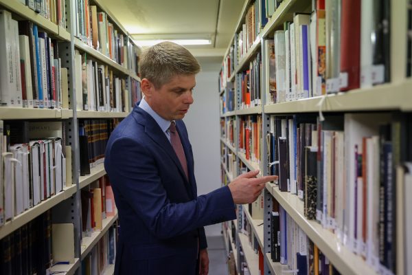 Arno Gujon biblioteka