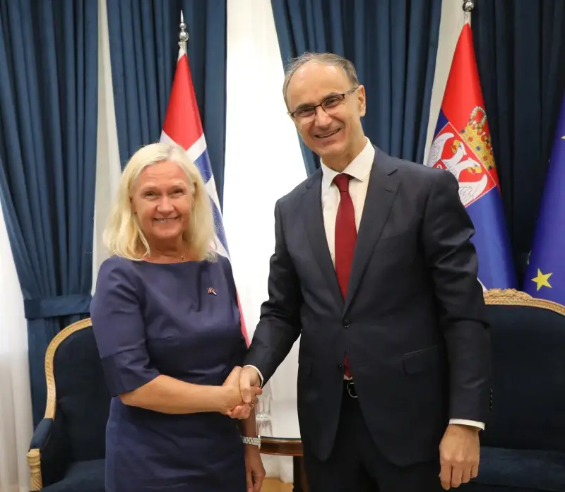 main_webp_auto_generated_macut_amb_nor240925