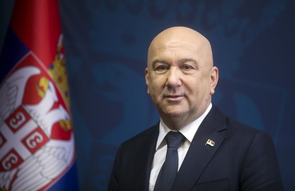 Министар Поповић