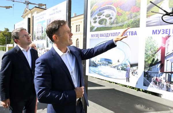 NIKOLA SELAKOVIÆ I SINIA MALI