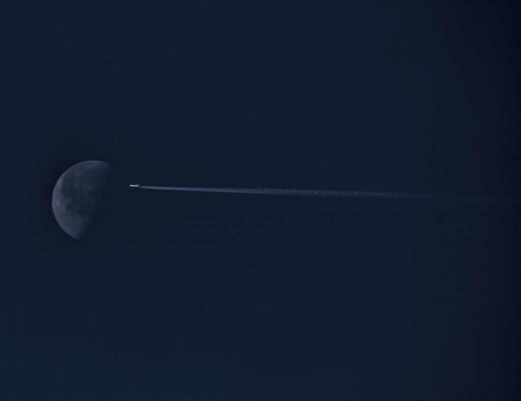 Avion za Mesec – Bernd Dittrich on Unsplash