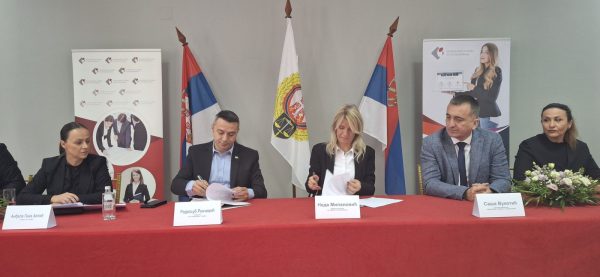 FOTO UIKS, upravnik KPZ Požarevac (Zabela) Rodoljub Rončević i direktorka Sektora za podršku zapošljavanju u NSZ Neda Milanović