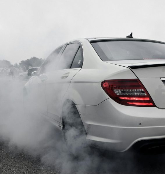 Kola, Auspuh, Benzin, Gas – Iliya Safari on Unsplash