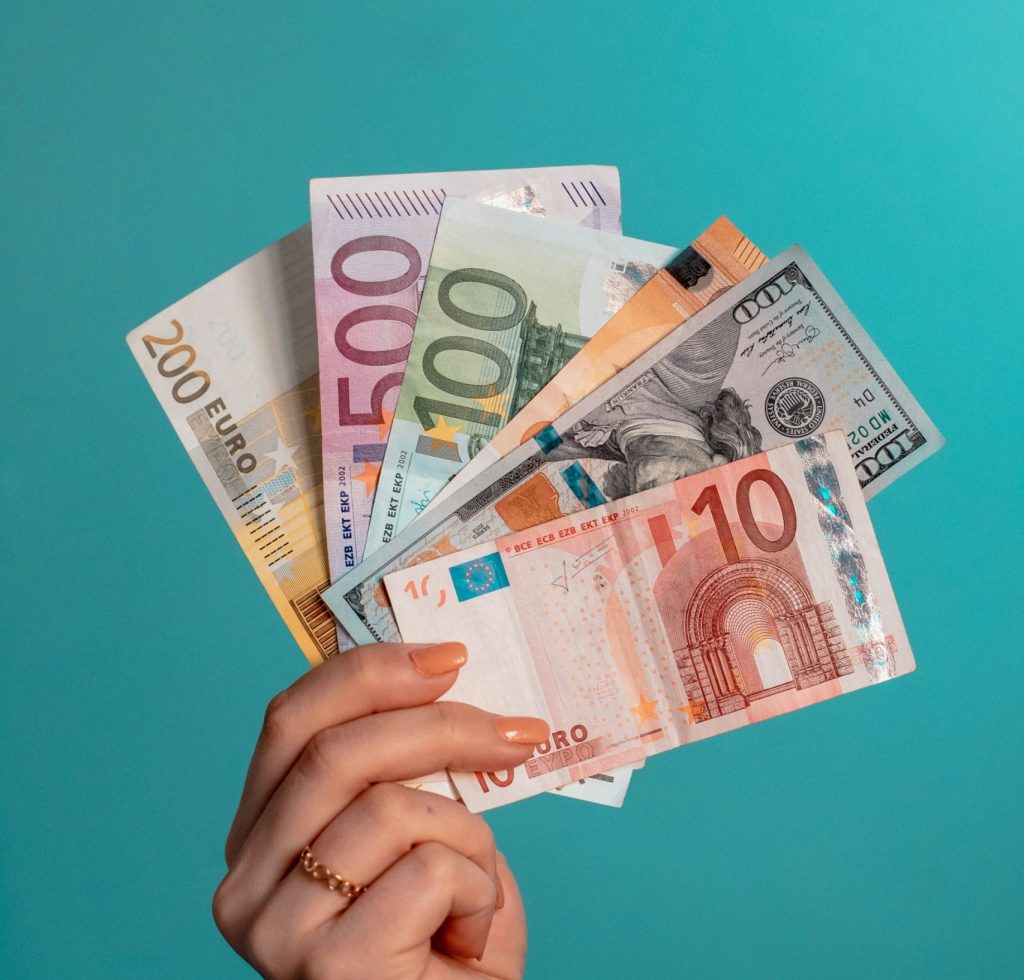 Novcanice euro i dolar