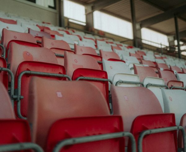 Prazna tribina_Steffen Schubert on Unsplash