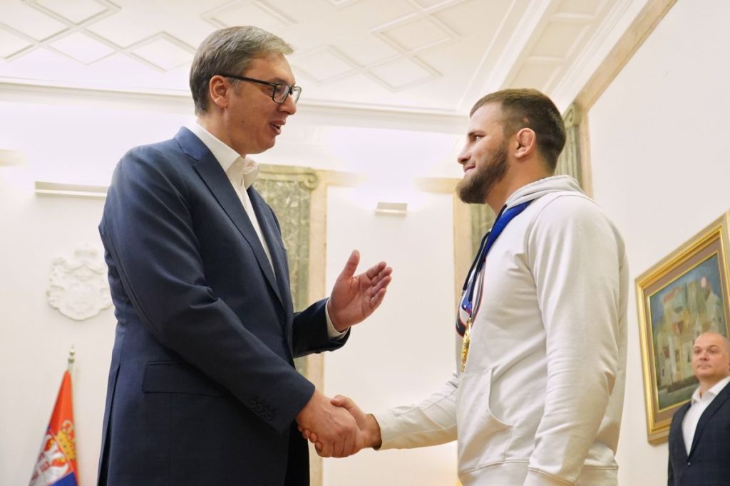 ALEKSANDAR VUČIĆ, ALEKSANDAR KOMAROV