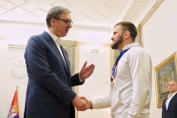 ALEKSANDAR VUČIĆ, ALEKSANDAR KOMAROV