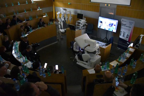 KCS HIRURGIJA OPERSIANJE NA DALJINU