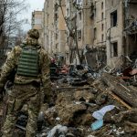 Ukrajina, rat, Rusija, ruševine, zgrada, vatrogasci – Dmytro Tolokonov on Unsplash