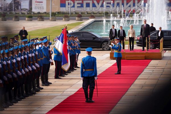 URSULA FON DEN LAJEN I ALEKSANDAR VUČIĆ