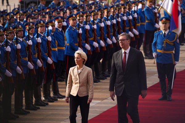 URSULA FON DEN LAJEN I ALEKSANDAR VUČIĆ