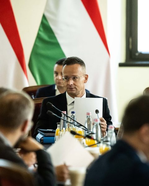 screenshot-instagram.com-peter_szijjarto