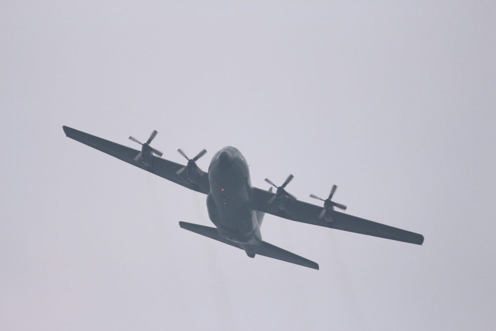 Avion C-130, vojni, teretni