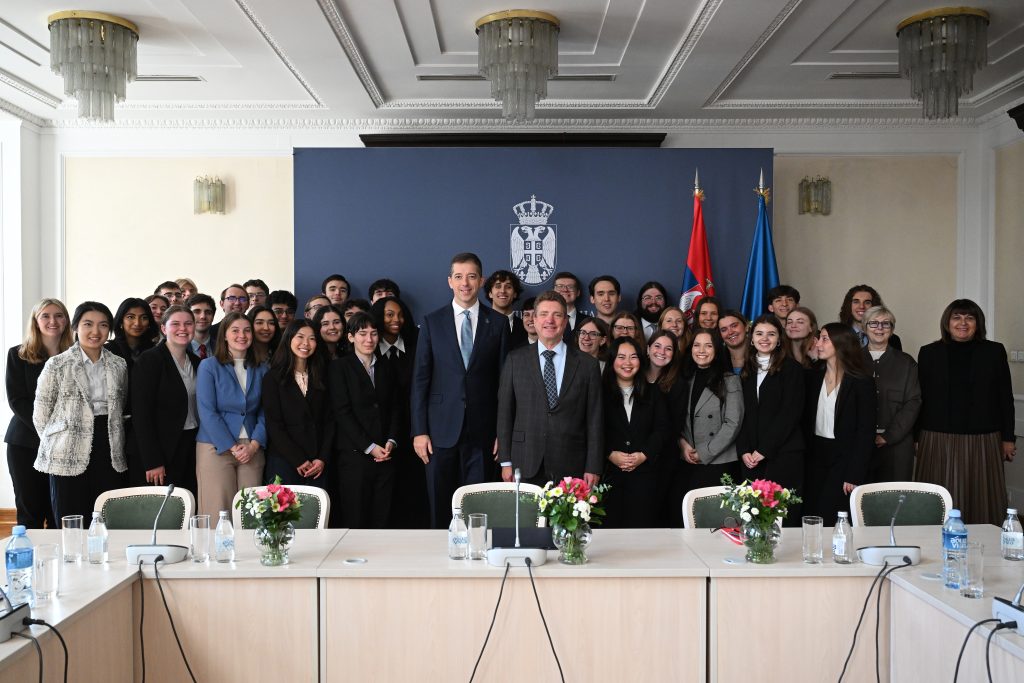 Djuric sa studnetima USA01