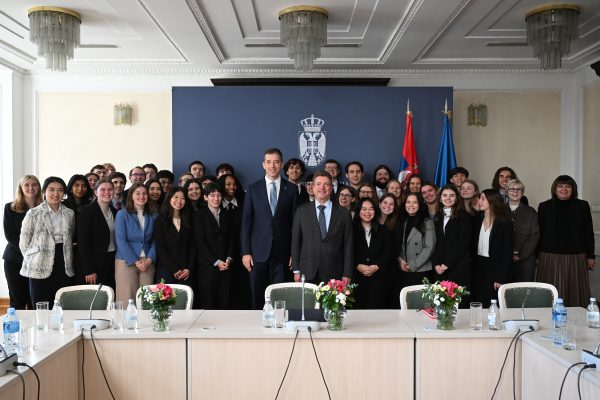 Djuric sa studnetima USA01