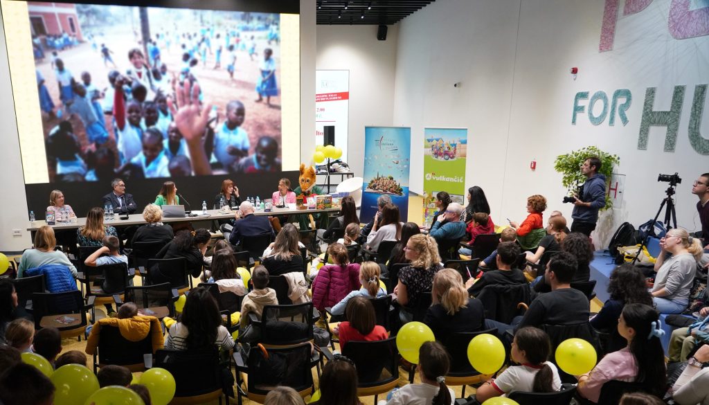 Elizabeta Dami, promocija nove knjige o Džeronimo Stiltonu – blur