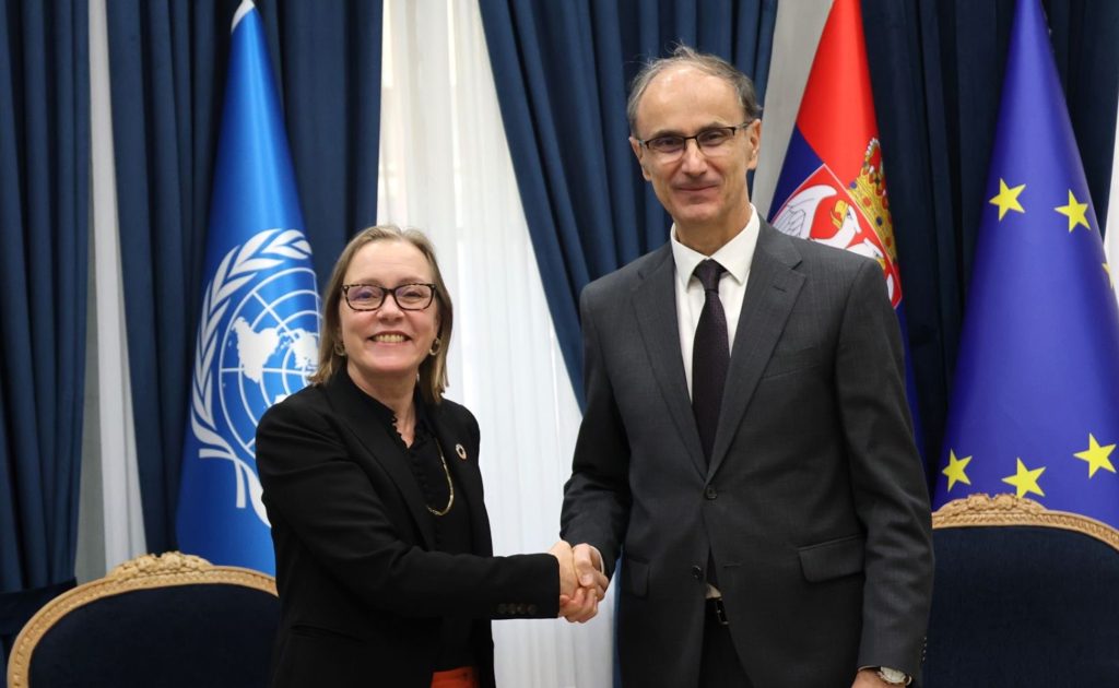 Matilda Mort, Đuro Macut, rukovanje