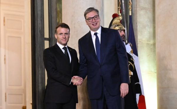 Vučić, Makron, Pariz 08