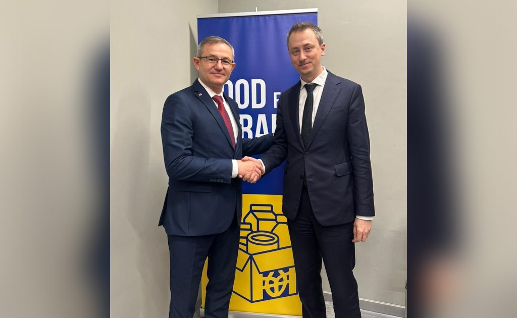 image002 Dragan Glamočić, Oleksije Sobolev, 1950×1200, blur