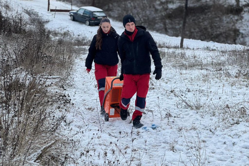 CRVENI KRST SRBIJE DOSTAVLJA POMOÆ DOMAÆINSTVIMA