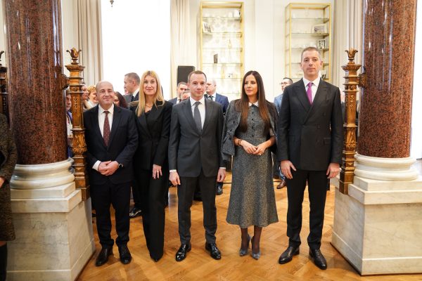 DUPAN KOZAREV, NEVENA JOVANOVIÆ, DAMJAN JOVIÆ, TAMARA VUÈIÆ, MARKO ÐURIÆ