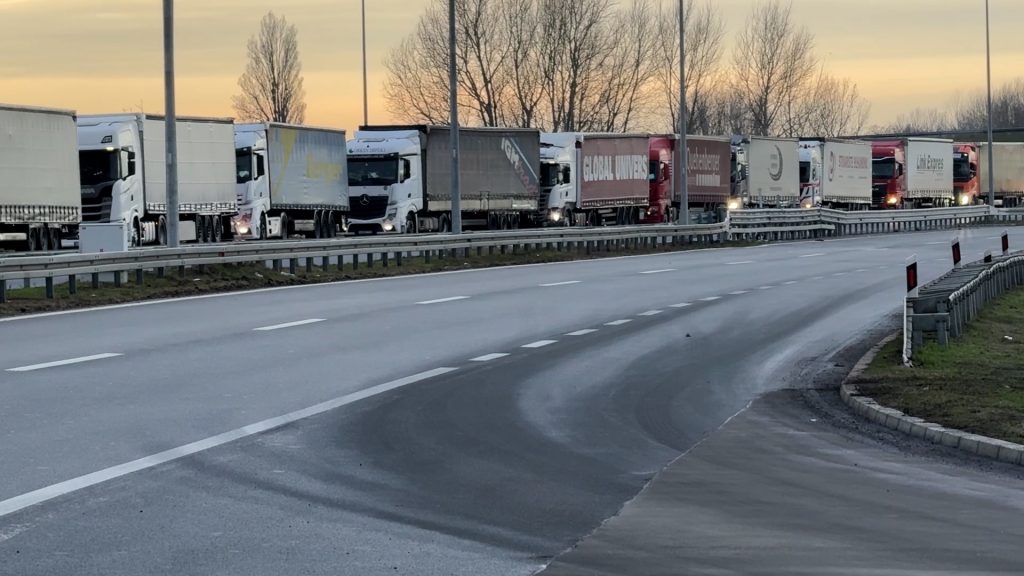 BLOKADA DRUMSKOG TRANSPORTA NA TERETNOM PRELAZU HORGO