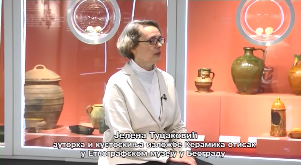 DODATNA LjUBAV emisija – IZLOZBA KERAMIKA OTISAK 15.1.2026.mp4_snapshot_01.38.263