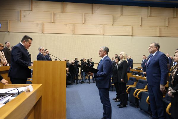 SINIA KARAN, MILORAD DODIK