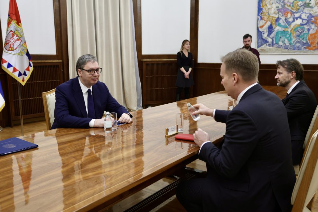 ALEKSANDAR VUÈIÆ, PETER SORENSEN