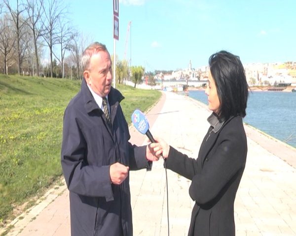 0011Q00.AVI.Still001