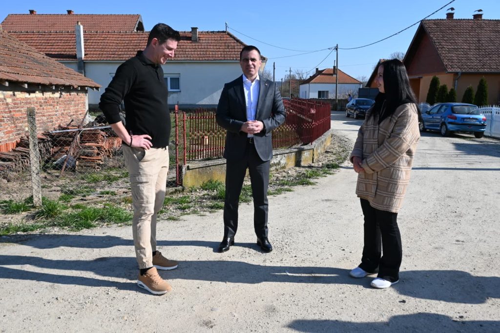 8aa98da6-9745-493d-9258-ab08da7c568e