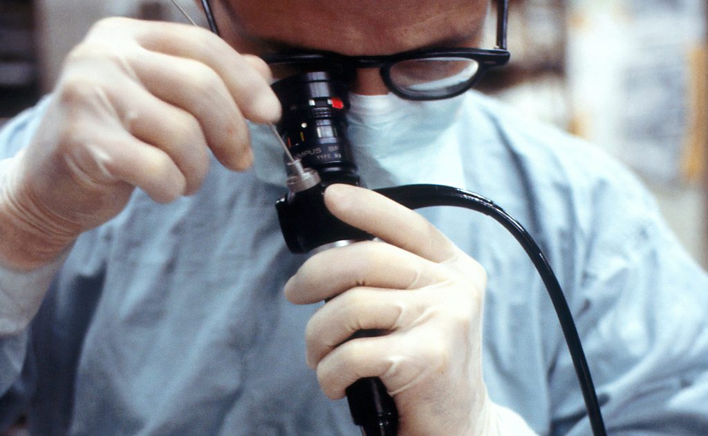 Endoskopija, refluks – National Cancer Institute on Unsplash