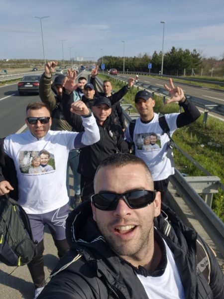 FOTO UIKS, polazak pešice na put to Ostroga