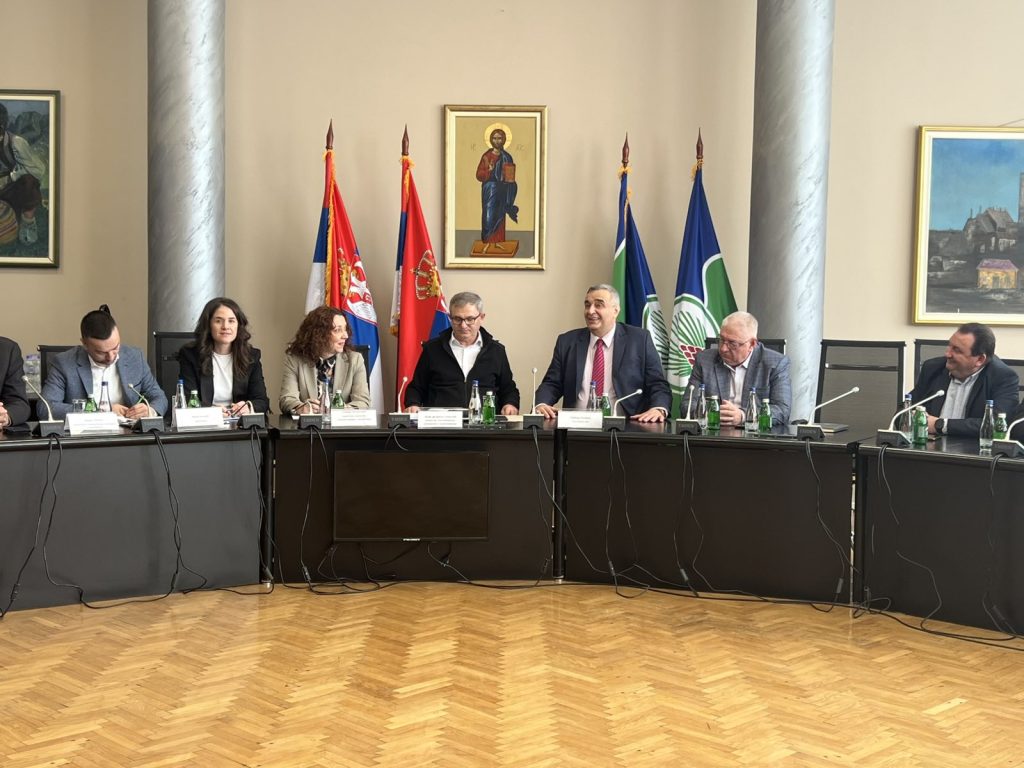 IMG-5e8a9049338d1f56a2f66e31002ecfa2-V