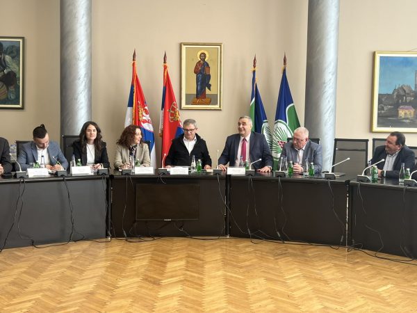 IMG-5e8a9049338d1f56a2f66e31002ecfa2-V