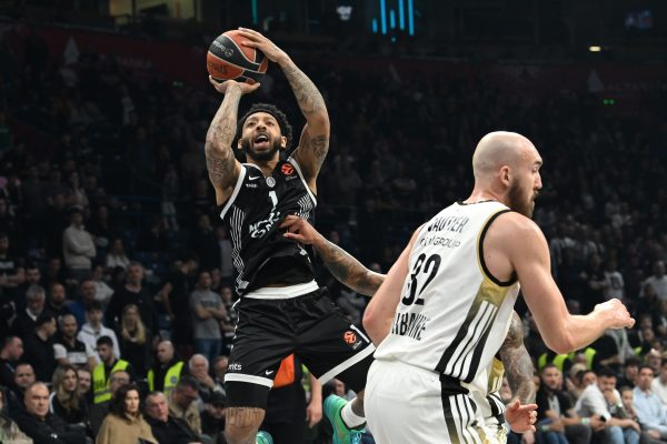 KARLIK DŽONS, BASTIJAN VOTIJE