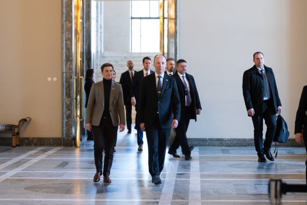 ANA BRNABIÆ I JUSI HALA-AHO