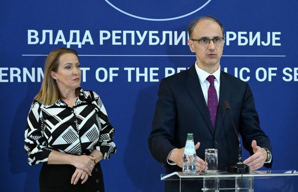 SNEANA PAUNOVIC, ÐURO MACUT