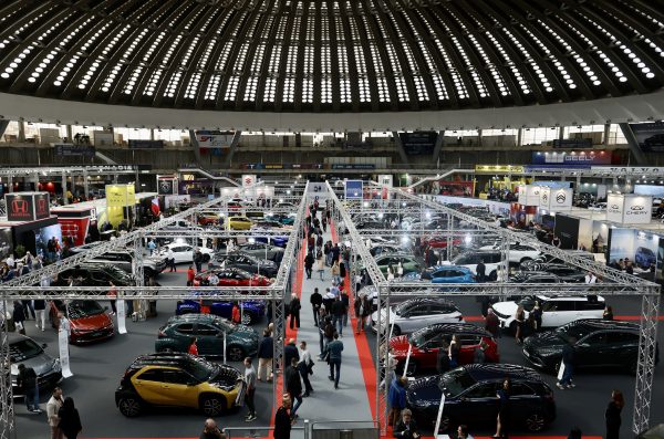 SAJAM AUTOMOBILA I MOTOCIKALA