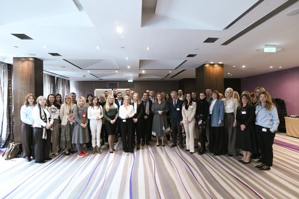 НАСЛОВНА (1)