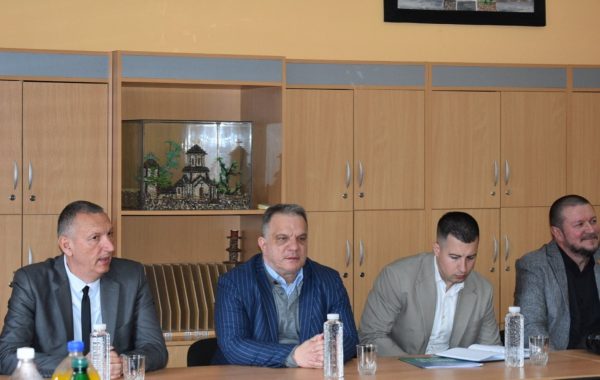 фото министар школа Бор