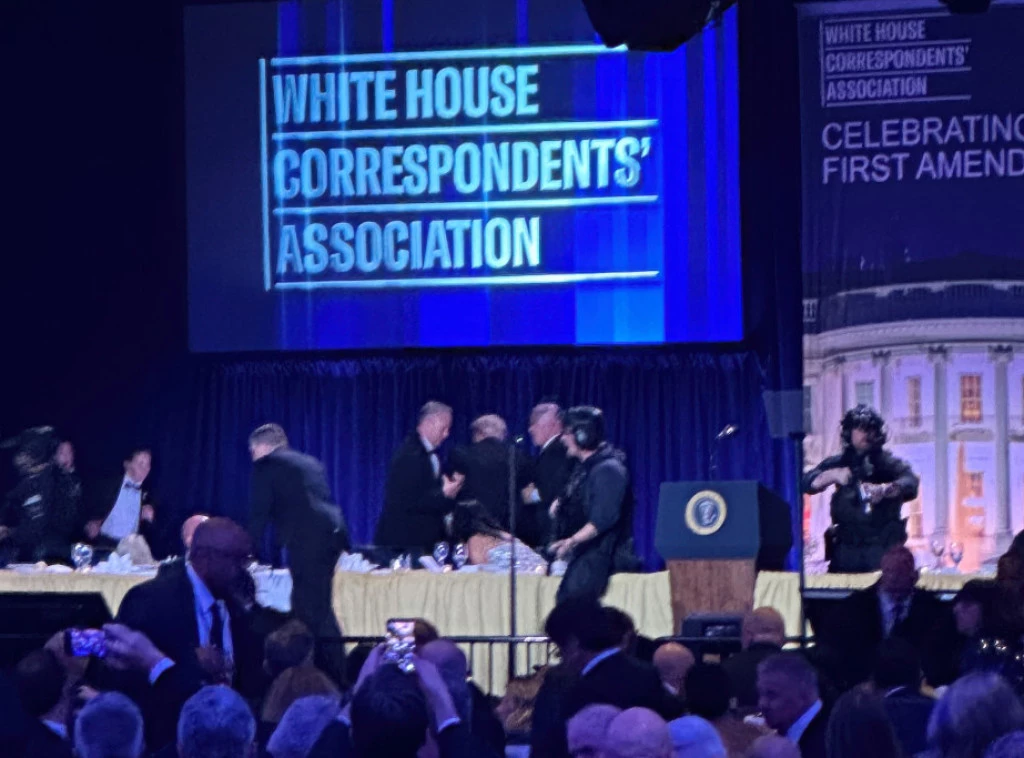 382557_trump-correspondents_f