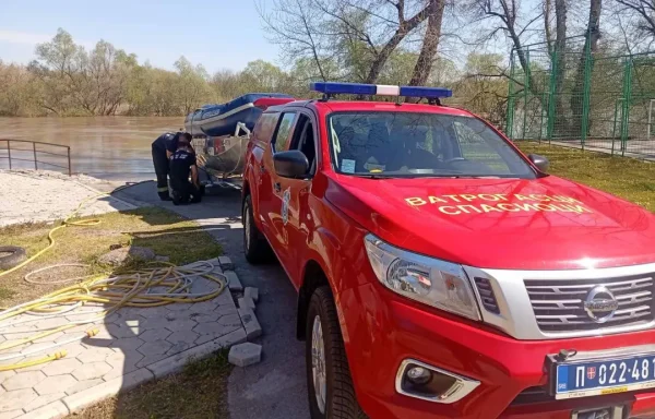 Izvlačenje čoveka iz Velike Morave kod Jagodine (1)