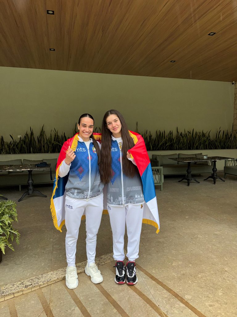 Sara Cirkovic i Kristina Kuluhova (1)