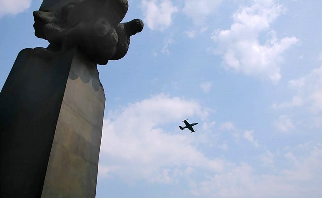 Spomenik pilotima braniocima Beograda 1941. godine, kej, Zemun – Ministarstvo odbrane Republike Srbije – 1950×1200