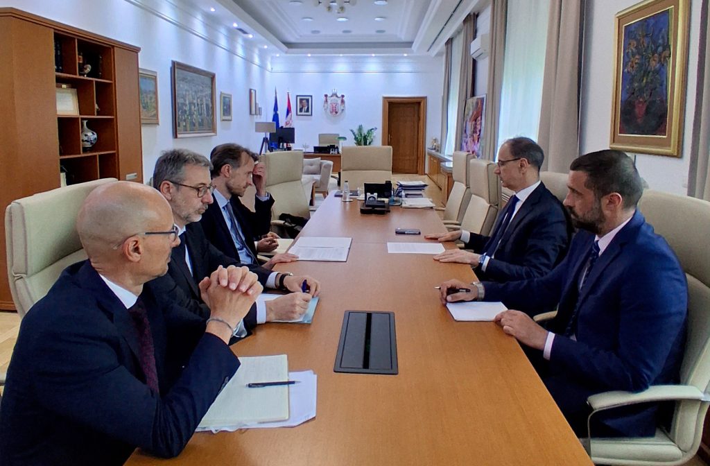 ANDREAS FON BEKERAT, ĐURO MACUT