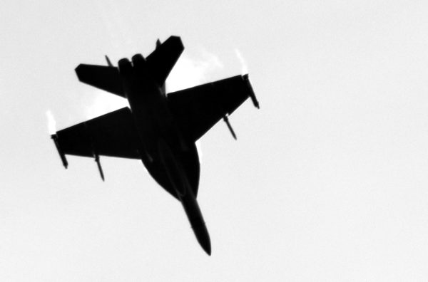 MIG-29, Silueta – Craig Manners on Unsplash – 896×592