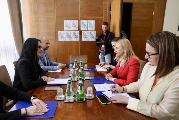 JELENA ARIÆ KOVAÈEVIÆ I DEJANA KOSTADINOVA