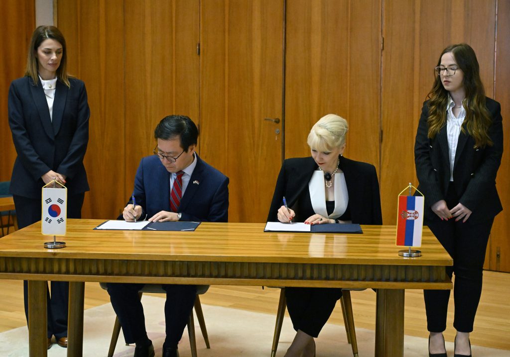 JEO HAN-KU, JAGODA LAZAREVIÆ